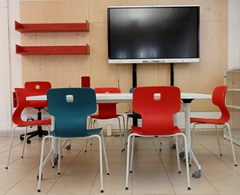 Laboratorio di Letteratura per l'infanzia, strumenti tecnologici e volumi